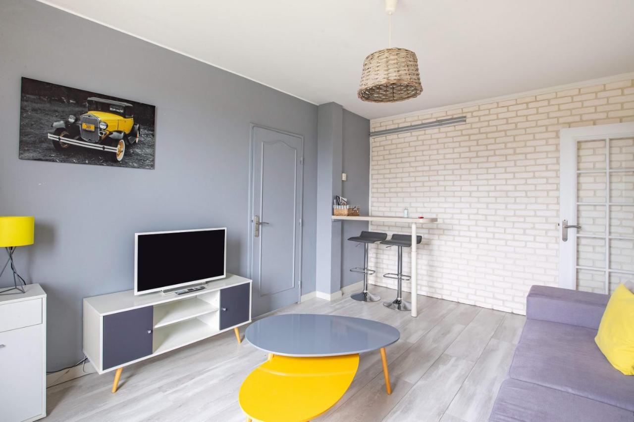 Appart T3 Bien Situe A Bourges + Wifi エクステリア 写真