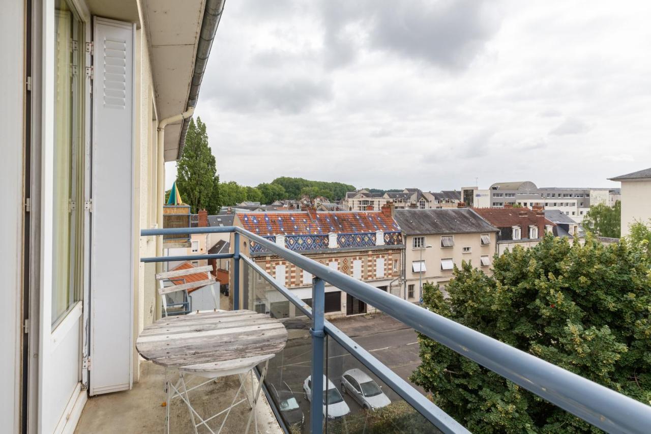 Appart T3 Bien Situe A Bourges + Wifi エクステリア 写真